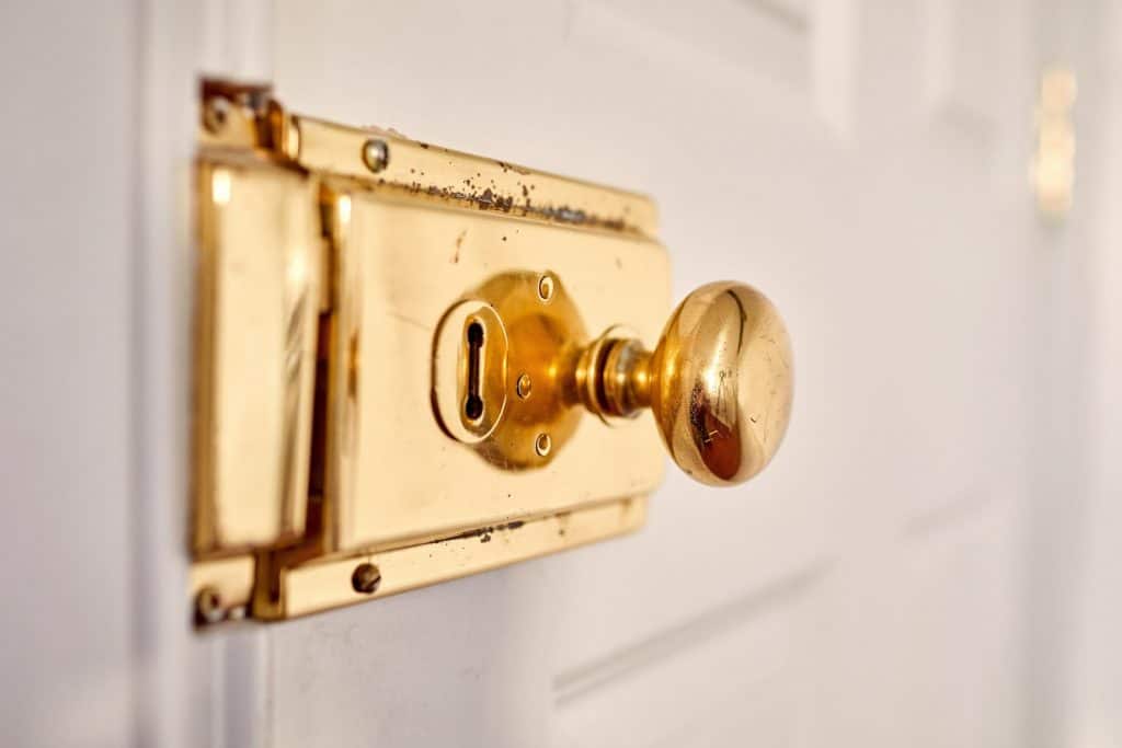 fanad accommodation lock on door