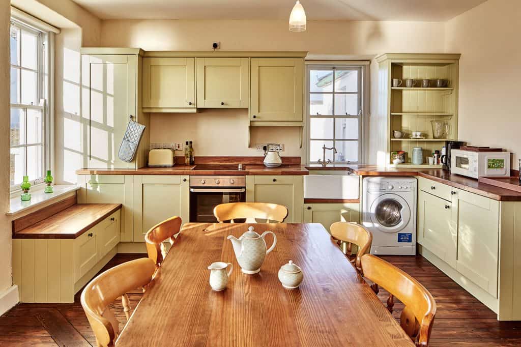 Tory View Large country kitchen, perfect for entertaining